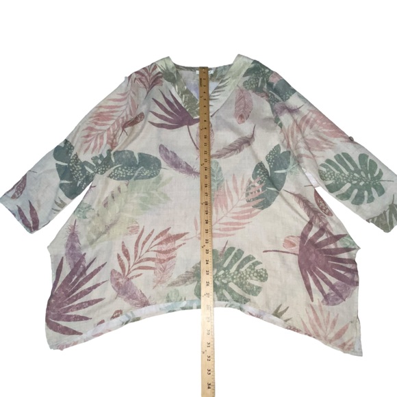 Indigo Soul Feather Tropical Print V-Neck Roll Tab Sleeves Top - Women’s Large - Picture 4 of 13